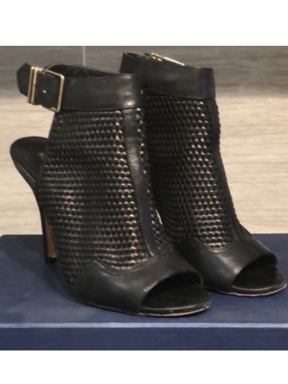 POUR LA VICTOIRE PEEP TOE YORK HEEL SZ 8.5